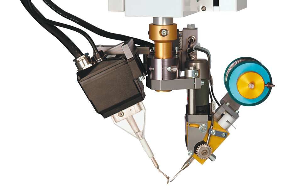 Induction head for soldering robots